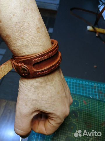 Кожаный браслет мужской