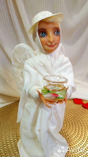 Ангел-оберег с золотой рыбкой ручной работы