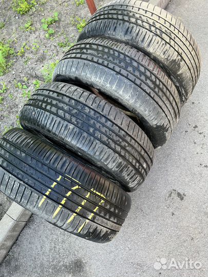 Winrun R330 215/55 R16 93S
