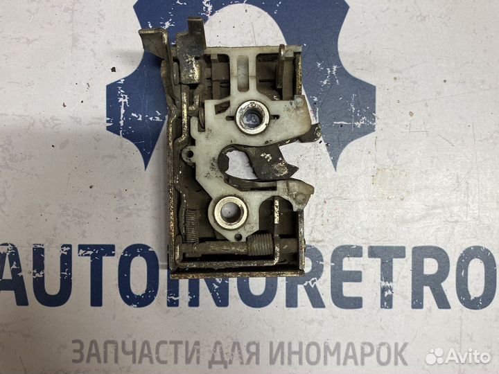 Замок двери передний правый VW Golf 2 171837016F