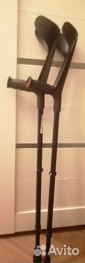 Костыль с подлокотником