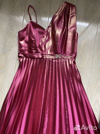 Платье нарядное