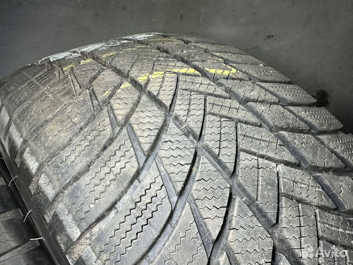 Bridgestone Blizzak LM-001 285/45 R21 113V