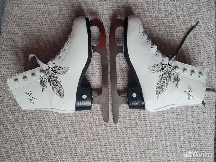 Коньки женские (детские) р.36