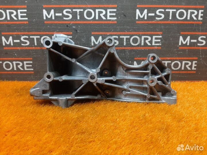 Кронштейн генератора Audi A4 B7/8E ALT 2007