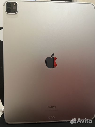 iPad Pro (12,9 дюйма) (6-е поколение) с Data