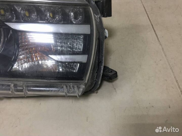 Фара правая Toyota Corolla E180 2013