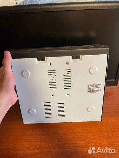 Монитор лос+видеорегистратор 4 канальный