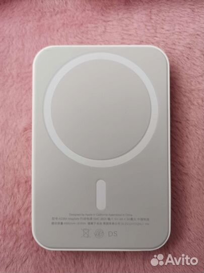 Беспроводной зарядник magsafe battery pack