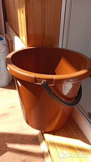 Ведро пластиковое с крышкой 10л