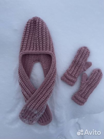 Комплект шапка и варежки новый
