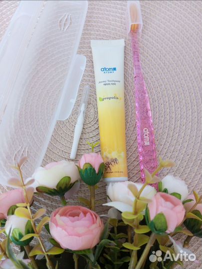 Зубная паста с прополисом Атоми. Зубная щетка