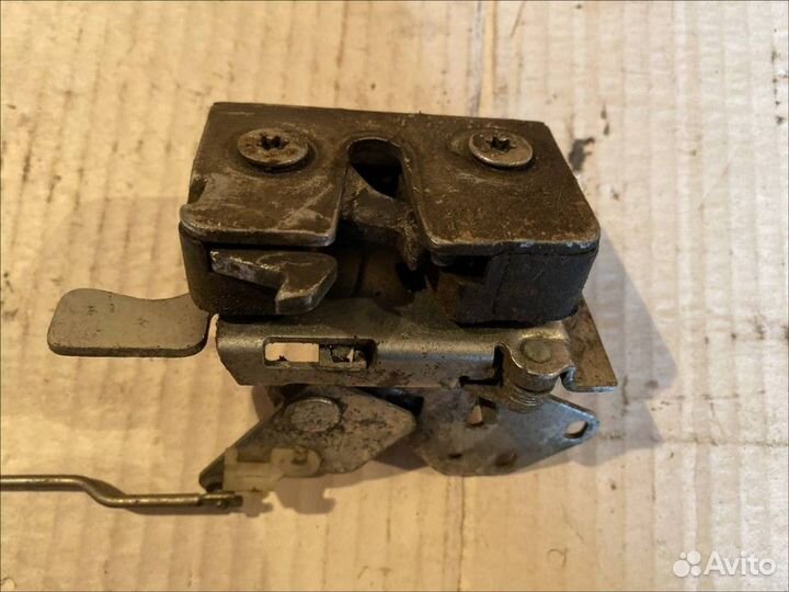 Замок двери передний правый LADA 2114