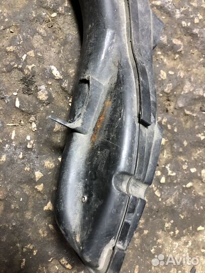 Воздухозаборник Ford Focus 2