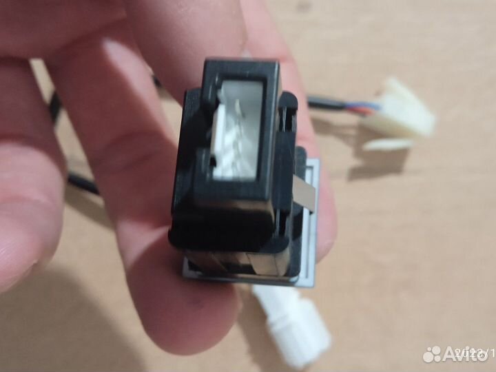 Зарядное устройство Volkswagen Jetta 5 Golf 5