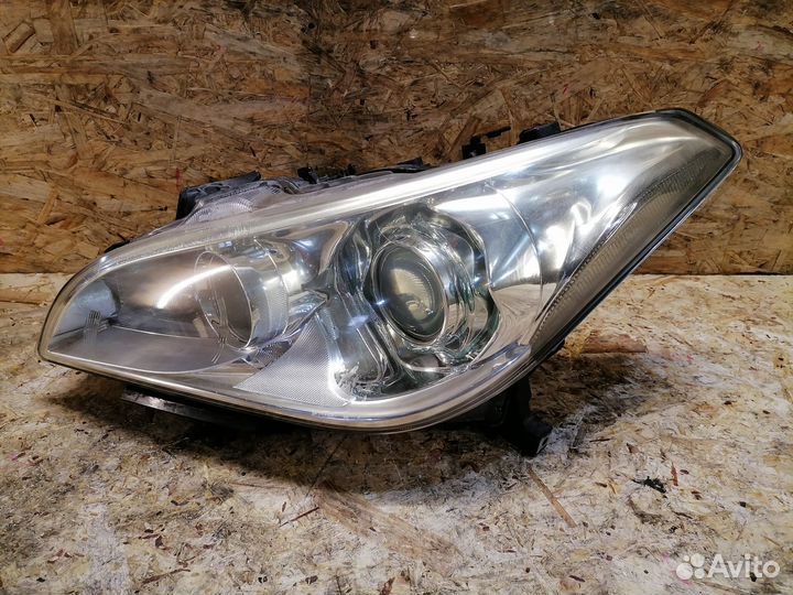 Фара ксенон левая Infiniti M Y51