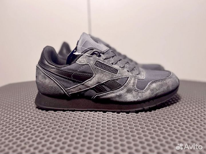 Кроссовки Reebok модные