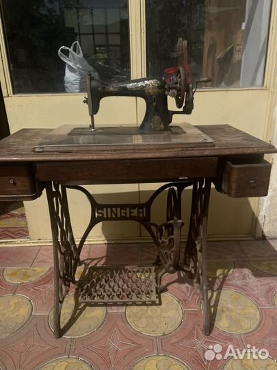 Швейная машина Singer