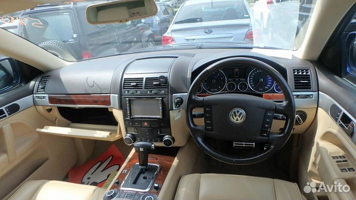 VW Touareg продается по запчастям (дорестайлинг)