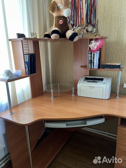 Компьютерный стол