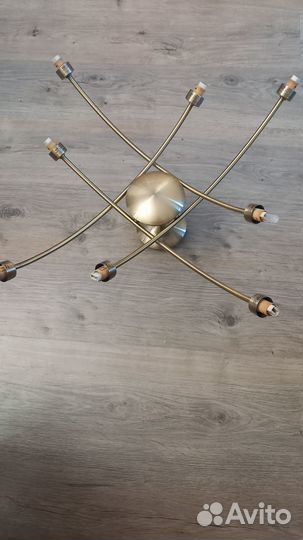 Люстра с лампами. Без плафонов