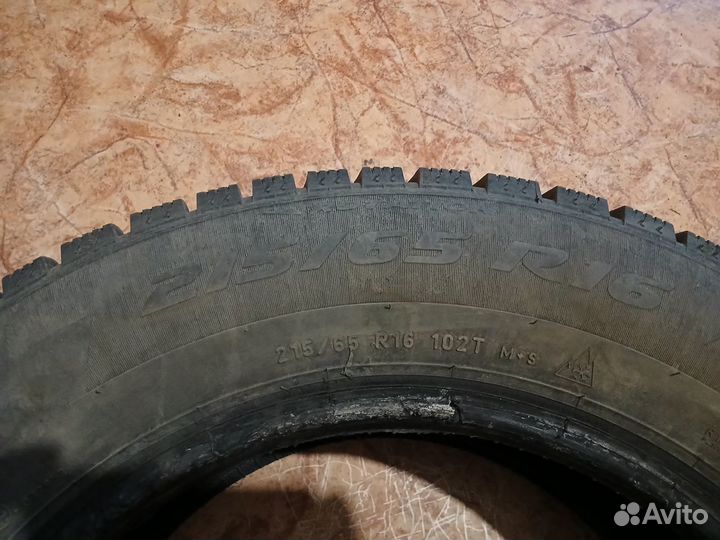 Pirelli Ice 215/65 R16