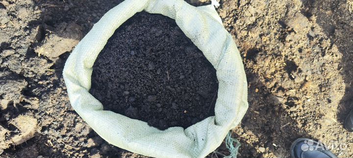 Удобрения чернозём с биогумусом перегной