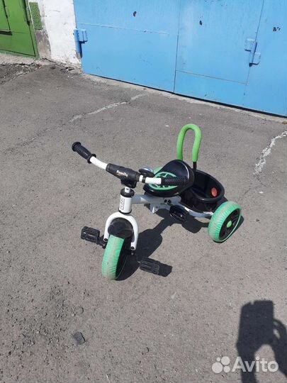 Детский трехколесный велосипед бу