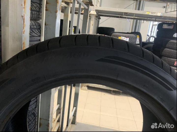 Tracmax X-Privilo TX3 255/45 R18 103Y