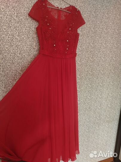 Вечернее платье в пол красное