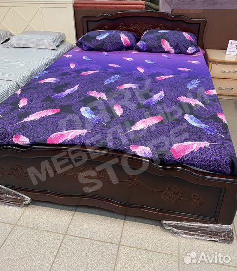 Кровать массив