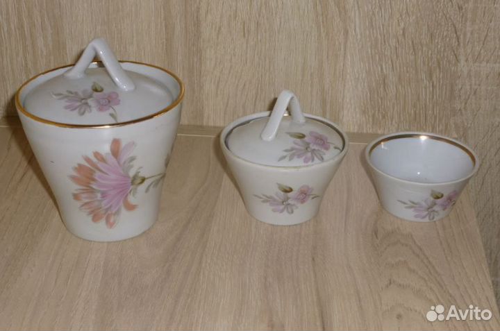 Сахарница и солонки