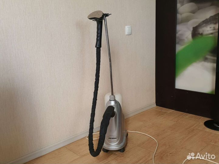 Отпариватель для одежды вертикальный