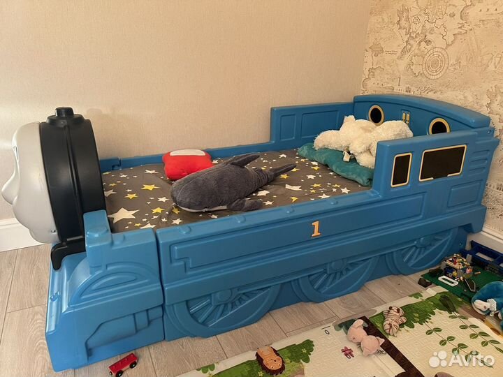 Детская кроватка-паровозик