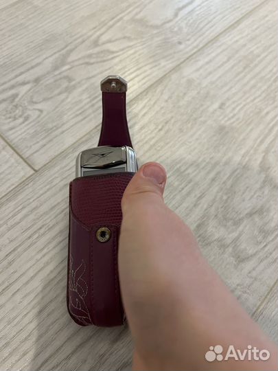 Кнопочный телефон vertu