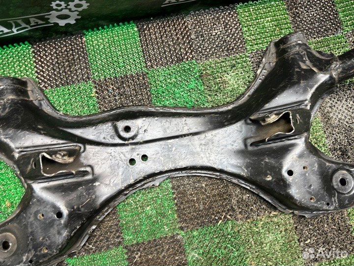 Подрамник передний Toyota Rav 4 20 2000-2005