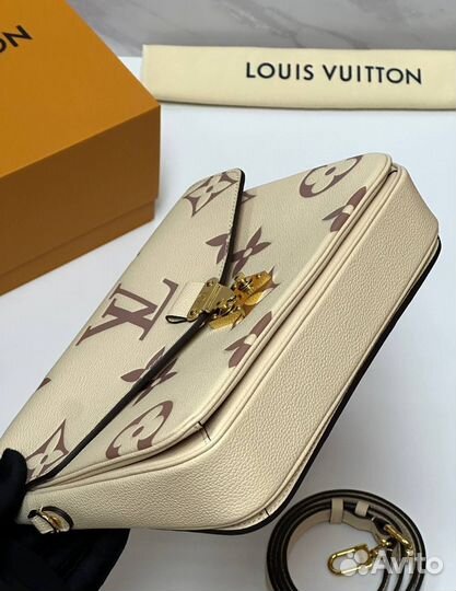 Сумка Louis Vuitton Pochette Metis