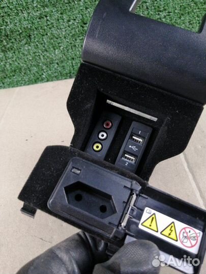 Розетка 12V / 230V Mercedes-Benz S-Class X222 M278