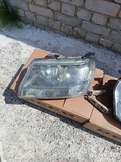 Suzuki grand vitara фара