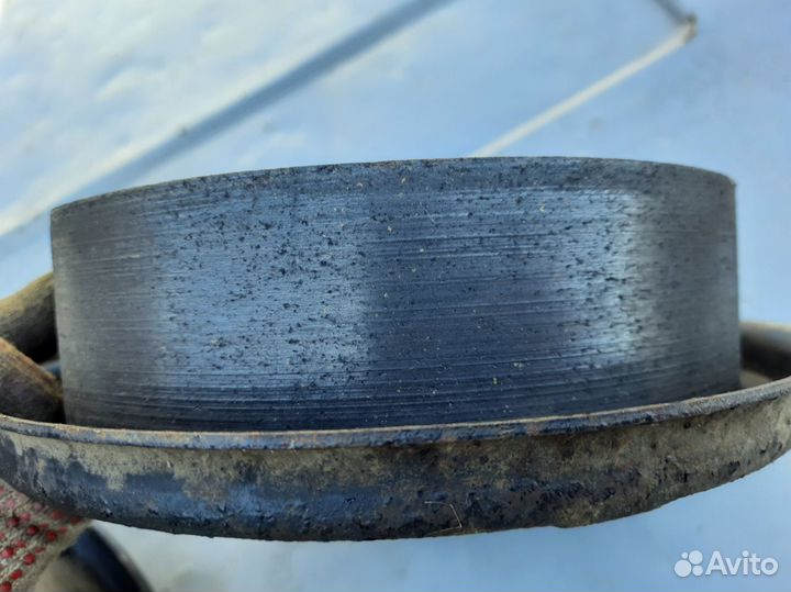 Щиток задней ступицы Форд Торнео Коннект