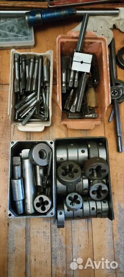 Плашки, метчики, держатели, резцы. всяко разно