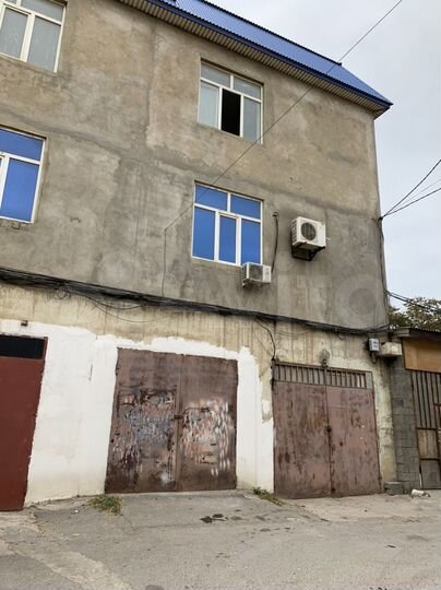 Здание, 1600 м²