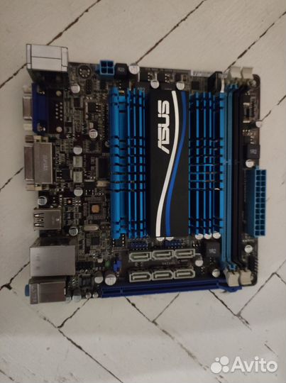 Материнская плата с процессором asus C60M1-I