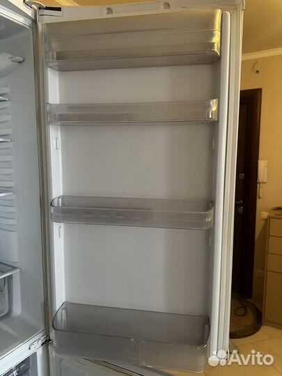 Холодильник бу Ariston
