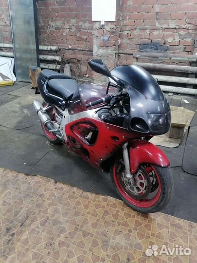 Suzuki GSX600r