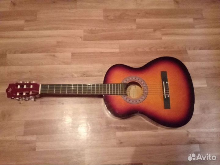 Гитара классическая