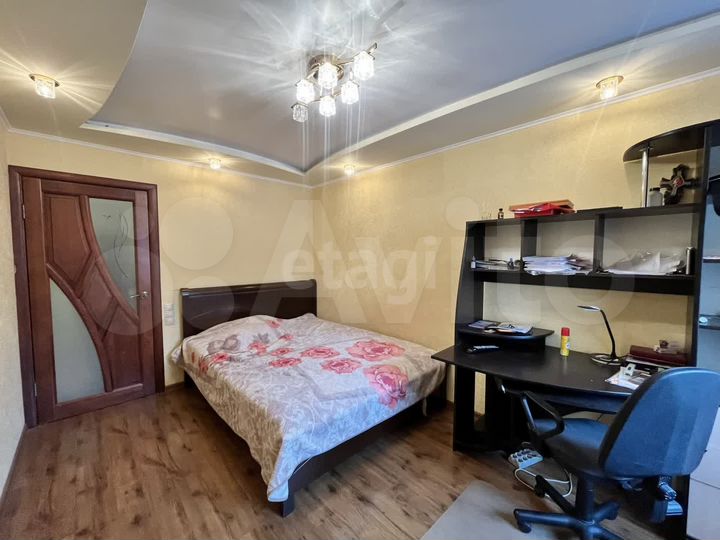 2-к. квартира, 61 м², 2/10 эт.