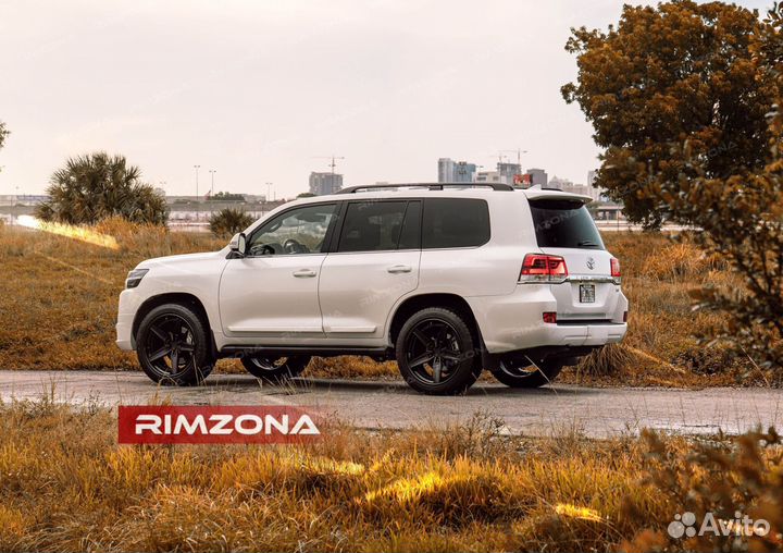 Кованые диски R22 на Toyota Land Cruiser