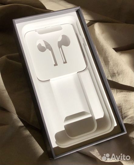 Коробка от iPhone 8 64 Гб