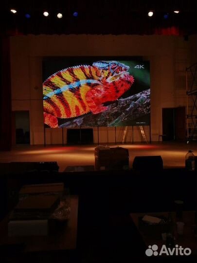 Рекламный экран с бесплатной доставкой